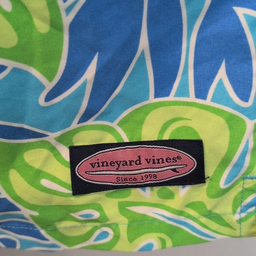 Vineyard Vines Chappy Swim Trunks Tropical Floral Print Size L EUC